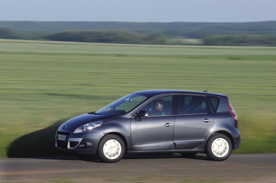  Renault Scenic 2009 года  (фото 10 из 44)